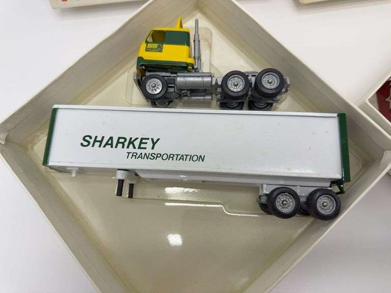 Winross Hershey’s 1987 & Winross Sharkey Transport