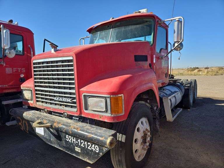 2012 Mack CHU613 Showing 16,605 mi, 10,297 hrs- runs