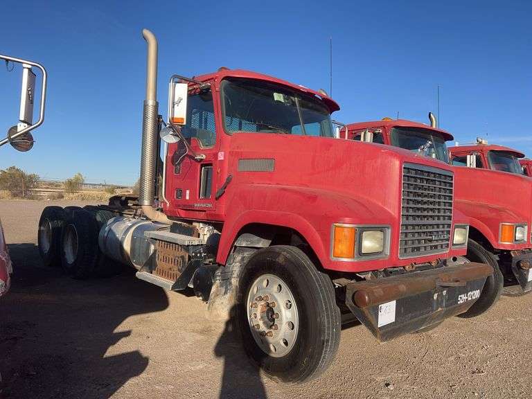 2012 Mack CHU613 Showing 36,605 mi, 12,555 hrs- runs