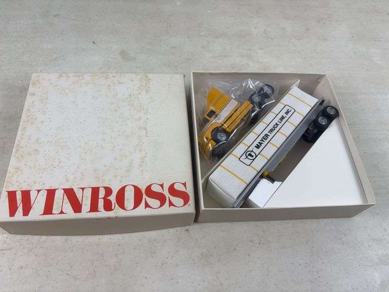 Winross Mayer Truck Line 1/64 Scale Semi