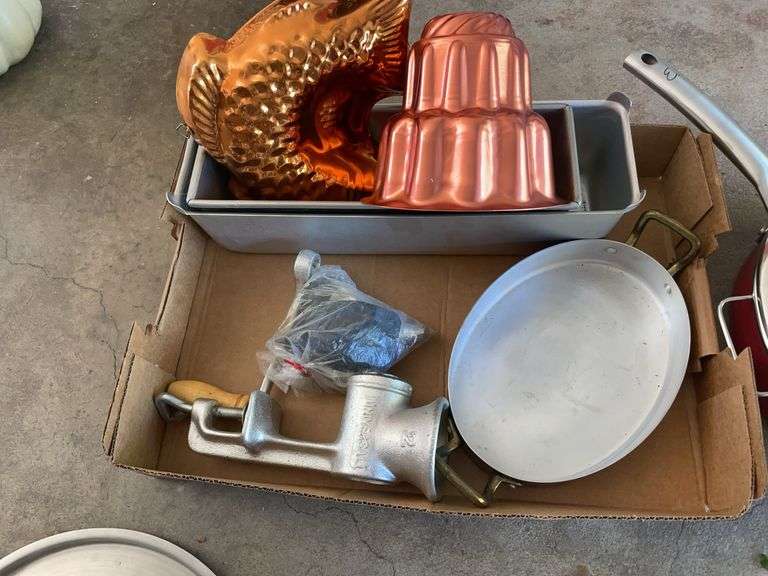 Kitchen lot including crock pot, frying pan, oster knife set & more