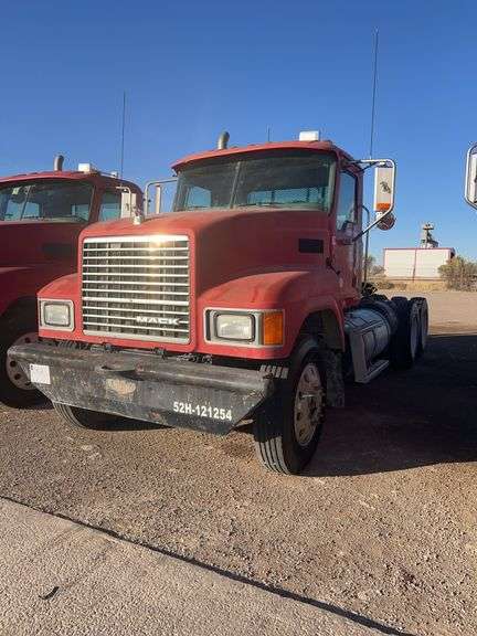 2012 Mack CHU613 Showing 19,854 mi, 10,315 hrs- runs