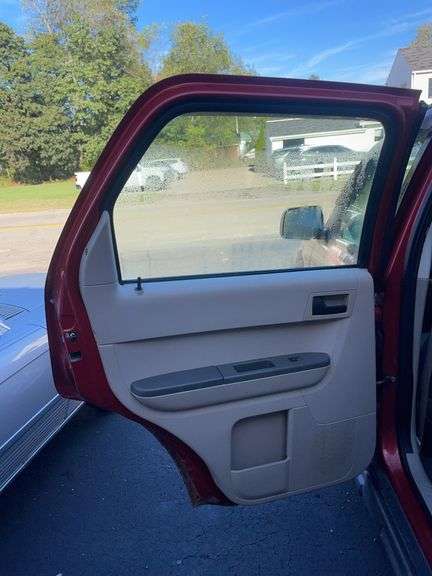 2010 Red Ford Escape SW