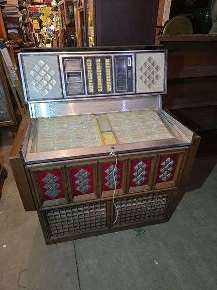 AMI TRIANGLE INDUSTRIES JUKE BOX MODEL R80