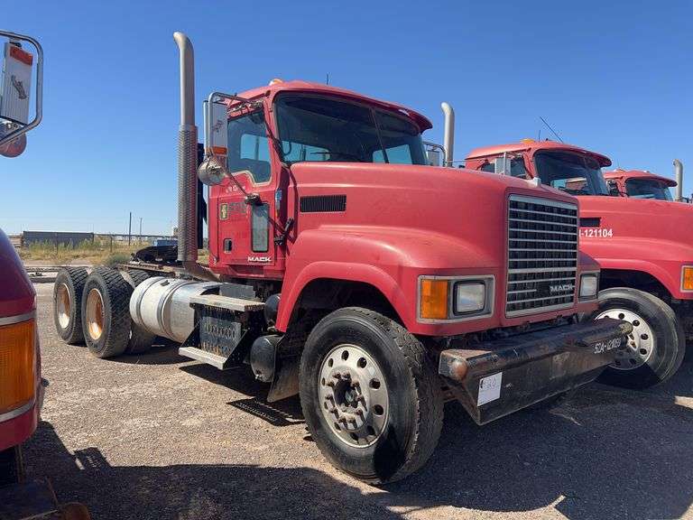 2012 Mack CHU613 miles & hrs unknown- doesn't run