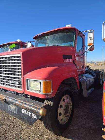 2013 Mack CHU613 Showing 17,317 mi, 11,049 hrs- runs