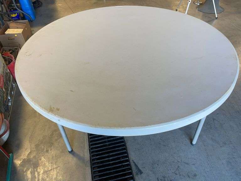 Office Star round table - 60" wide