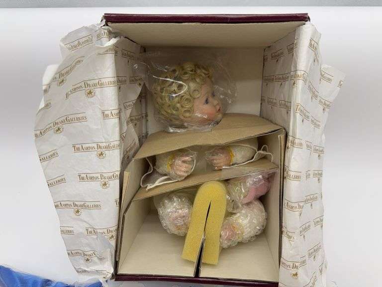 Ashton Drake “Sweet Dreams” with Box & COA