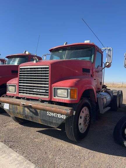2012 Mack CHU613 Showing 25,374 mi, 13,168 hrs- runs