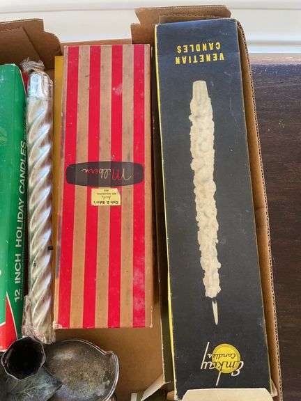 Lot of Christmas items & others including small Christmas tins, bottle stopper set, candles, 2-carat