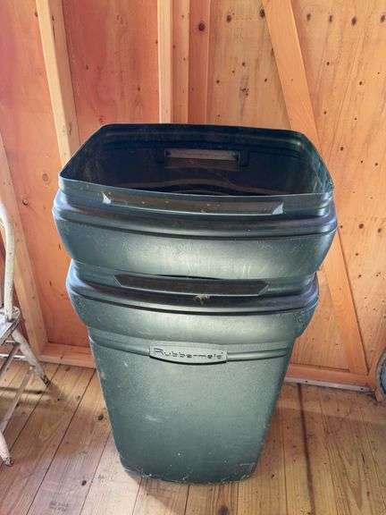 (2) Rubbermaid trash barrels w/ lids