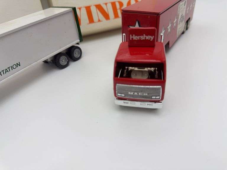Winross Hershey’s 1987 & Winross Sharkey Transport