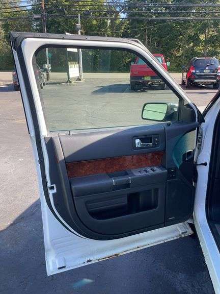 2010 Silver AWD Ford Flex