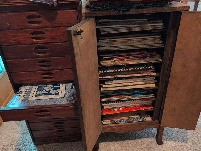 (2) stands full of sheet music - see photos