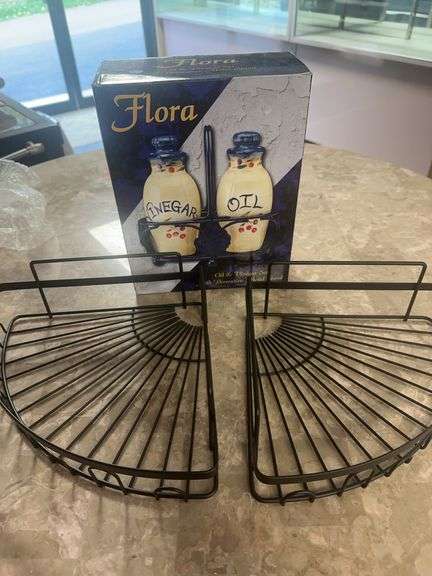 Flora Oil And Vinegar Set With Decorative Stand And 2 Corner Shelves