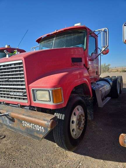 2012 Mack CHU613 Showing 41,467 mi, 14,173 hrs- runs