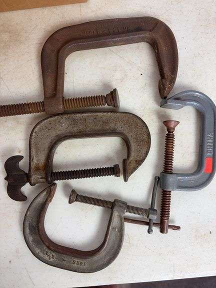 Large lot of metal c-clamps