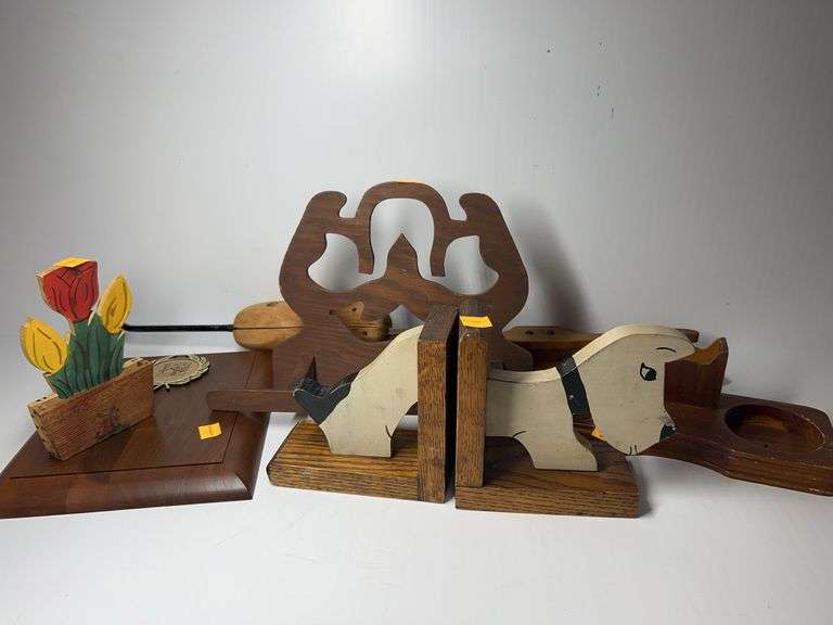 Assorted Wooden Decor