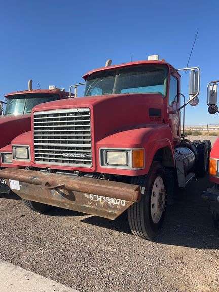 2012 Mack CHU613 miles & hrs unknown- doesn't run