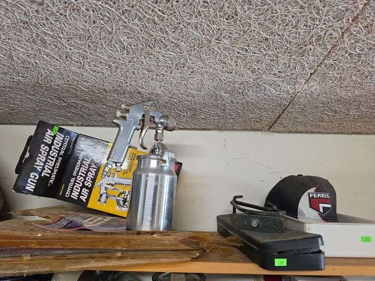 Safety triangle,  Air sprayer gun