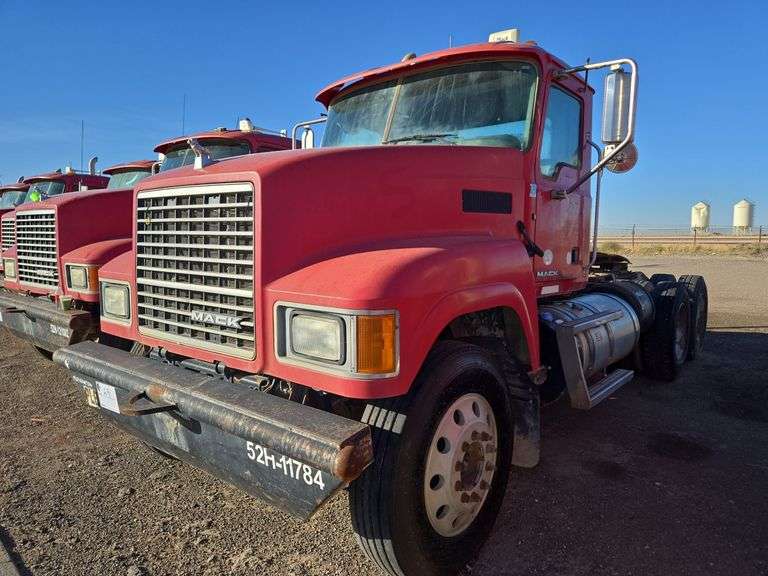 2011 Mack CHU613 Showing 51,913 mi, hrs unknown- doesn't run