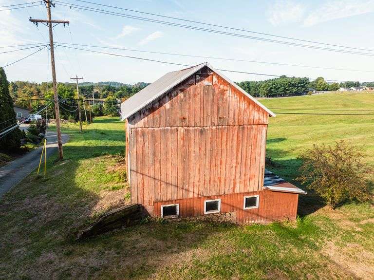 Parcel 1: 114’x174’ Lot – Includes Home & Barn