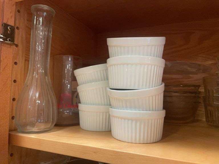 Contents of shelf including ramekins, vases & small Pyrex dishes