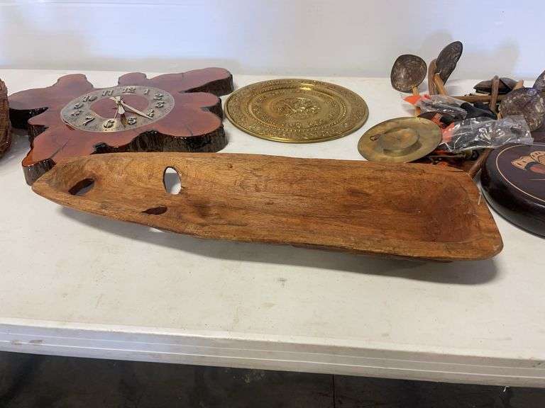 Decorative clock, baskets, and wooden pieces