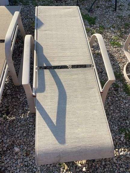 (2) lounge chairs with side table