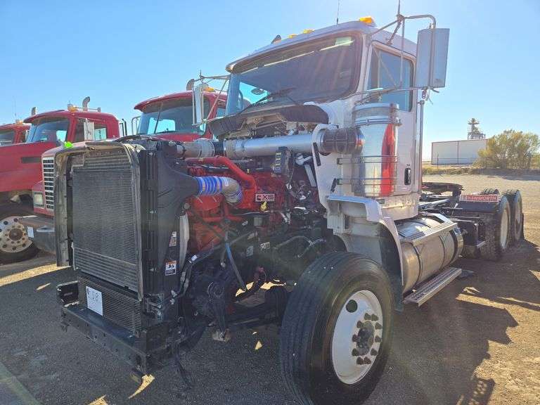 2019 Kenworth T800 miles & hrs unknown- doesn't run