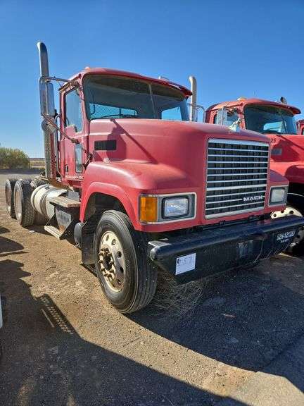 2012 Mack CHU613 miles & hrs unknown- runs