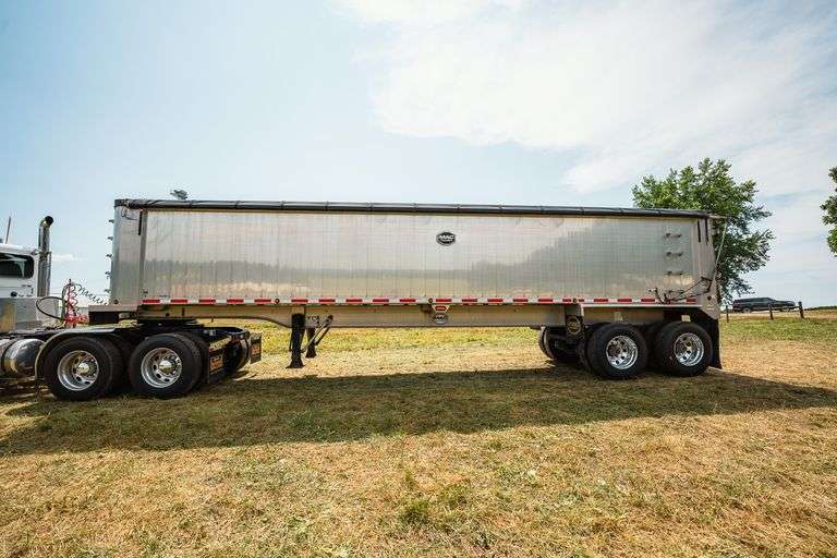 2011 MAC 36’ SMOOTH SIDE DUMP TRAILER