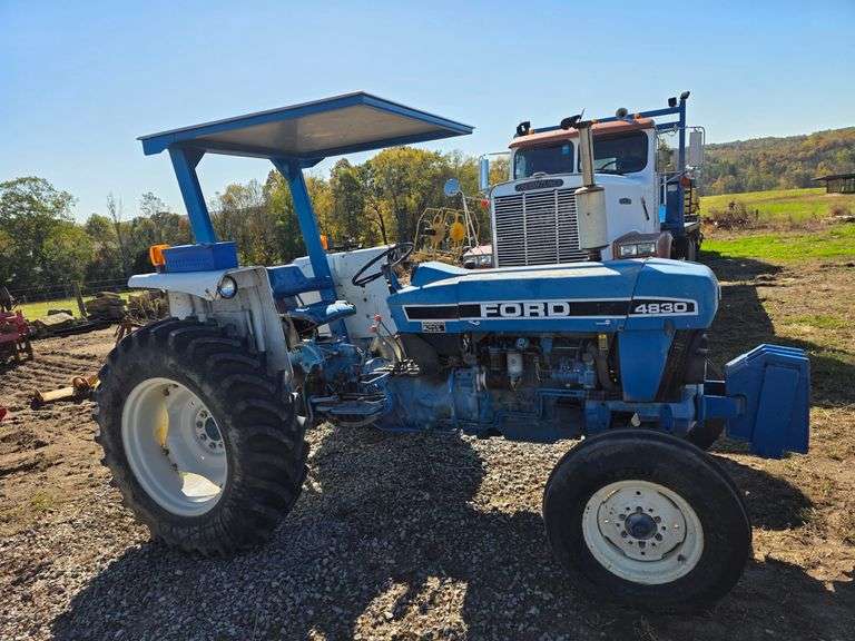 Ford 4830 Tractor w/ canopy 2388 hrs