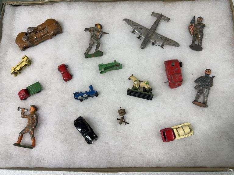 MILITARY TOYS AND VARIOUS MISCELLANEOUS TOYS
