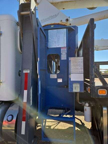 2012 Peterbilt PB348 Showing 3,909 mi, 2,728 hrs- runs