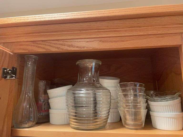 Contents of shelf including ramekins, vases & small Pyrex dishes