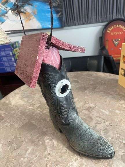 One-Of-A-Kind Boot Birdhouse