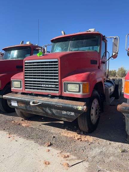 2013 Mack CHU613 Showing 39,676 mi, 8,584 hrs- runs