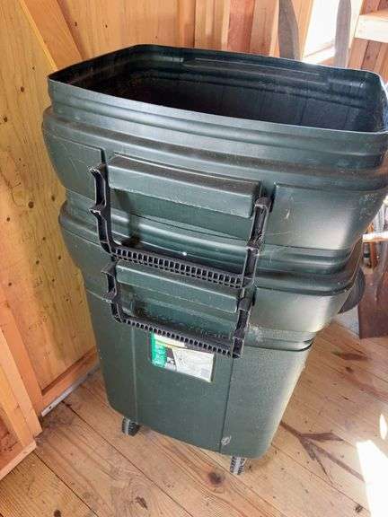 (2) Rubbermaid trash barrels w/ lids