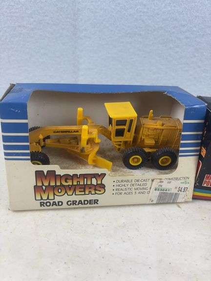 Navajo Semi , Mighty Mover Road Grader