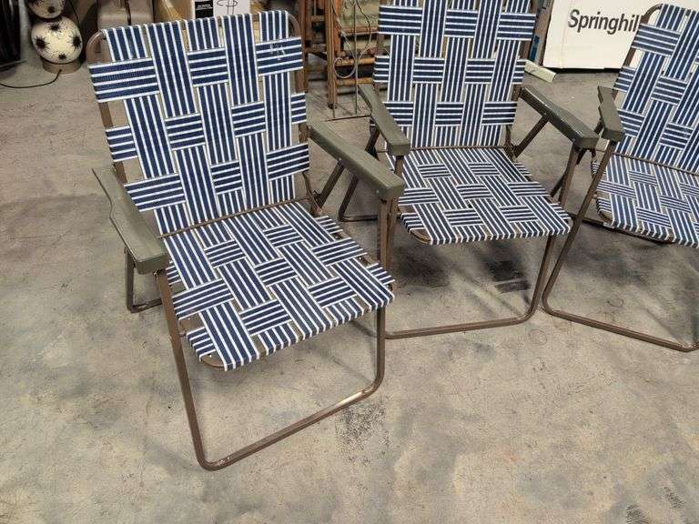 (4) matching outdoor folding chairs