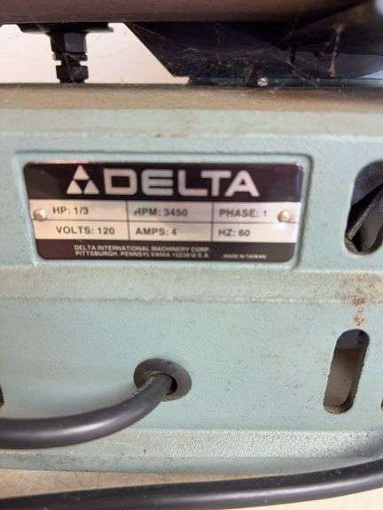 Delta 4" belt/6" disc sander with extra sanding belt