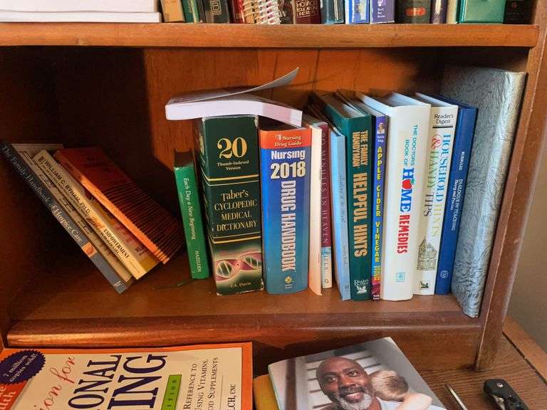 Miscellaneous books - Atlas, medical, and more - see photos