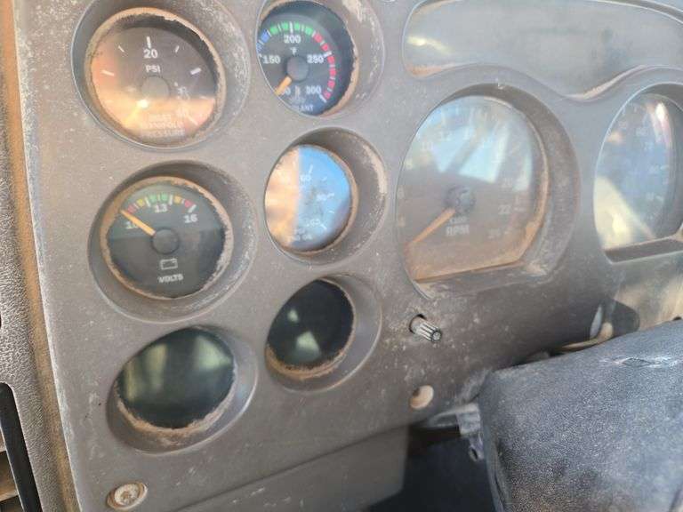 2007 Mack CHN613 miles & hrs unknown- runs