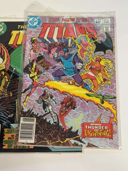(13) The New Teen Titans Comics