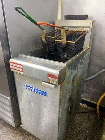 Central Restaurant Products Commercial Deep Fryer and Baskets GAS