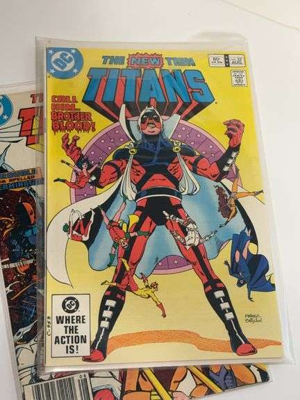 (13) The New Teen Titans Comics