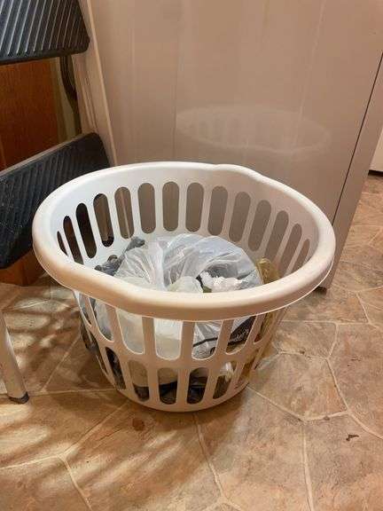 4 ft. Safety 1st ladder, laundry basket, clothespins, scour pad, napkins & mode
