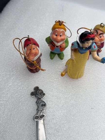 Disney Snow White & Dwarfs With Tableware