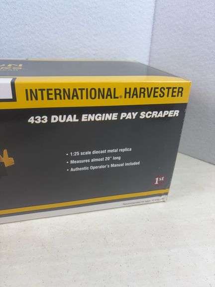 International Harvester 433 Dual Engine Pay Scraper 1/25 Scale-First Gear